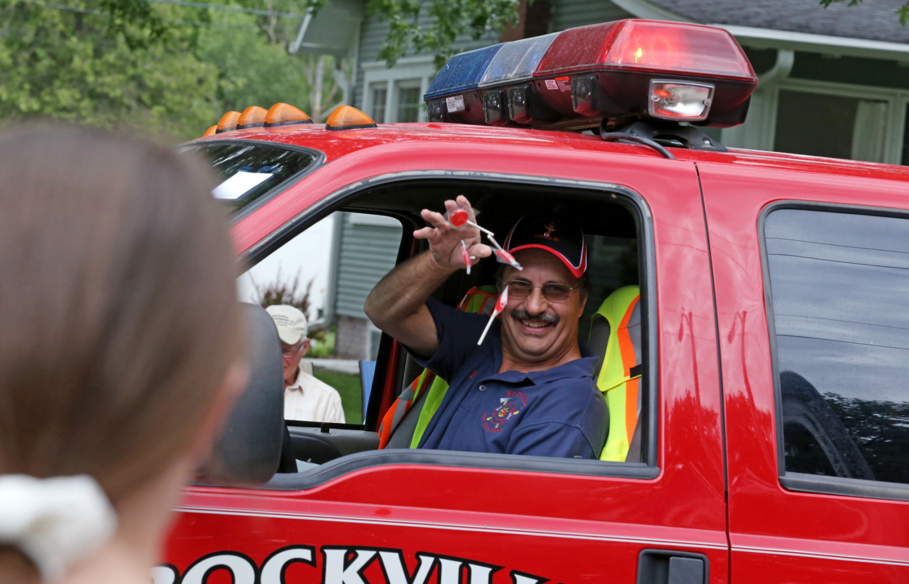 061619_AnnevarParade005_ak.JPG